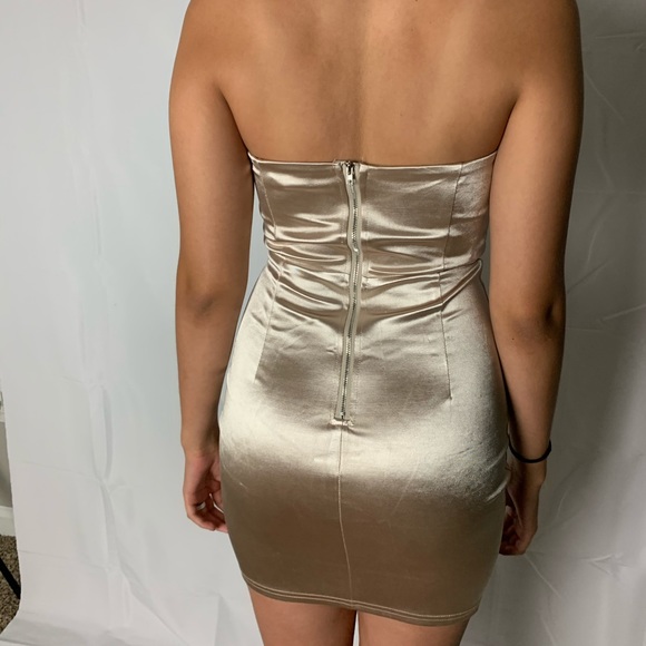 Dress - Picture 3 of 3